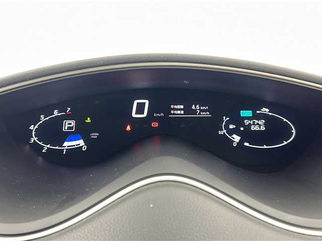 日産 セレナ ハイウェイS S HV Aセーフ 埼玉県 2015(平27)年 5.5万km ブルームーンホワイトP 純正ナビ/・Bluetooth/・CD/DVD/・フルセグテレビ/全方位モニター/クルーズコントロール/衝突軽減ブレーキ/レーンキープアシスト/前後コーナーセンサー/オートライト/ＥＴＣ/スマートキー