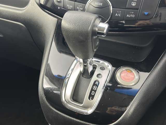 日産 セレナ ハイウェイS S HV Aセーフ 埼玉県 2015(平27)年 5.5万km ブルームーンホワイトP 純正ナビ/・Bluetooth/・CD/DVD/・フルセグテレビ/全方位モニター/クルーズコントロール/衝突軽減ブレーキ/レーンキープアシスト/前後コーナーセンサー/オートライト/ＥＴＣ/スマートキー