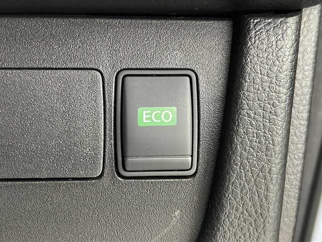 日産 セレナ ハイウェイS S HV Aセーフ 埼玉県 2015(平27)年 5.5万km ブルームーンホワイトP 純正ナビ/・Bluetooth/・CD/DVD/・フルセグテレビ/全方位モニター/クルーズコントロール/衝突軽減ブレーキ/レーンキープアシスト/前後コーナーセンサー/オートライト/ＥＴＣ/スマートキー