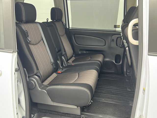 日産 セレナ ハイウェイS S HV Aセーフ 埼玉県 2015(平27)年 5.5万km ブルームーンホワイトP 純正ナビ/・Bluetooth/・CD/DVD/・フルセグテレビ/全方位モニター/クルーズコントロール/衝突軽減ブレーキ/レーンキープアシスト/前後コーナーセンサー/オートライト/ＥＴＣ/スマートキー