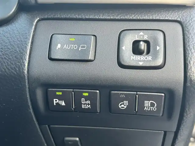 レクサス ＬＳ 460 Fスポーツ 東京都 2013(平25)年 15万km ソニックシルバー 純正フルセグTVナビ/(Bluetooth/AUX/USB)/純正19インチアルミホイール/純正フロアマット/サンルーフ/パワーシート（前席）/ビルトインETC/電子制御エアサスペンション/ドライブレコーダー（前）/SNOWモード/クルーズコントロール/レザーシート/エアシート（前席）/ドアバイザー/パドルシフト/ハンドルヒーター/横滑り防止装置/オートライト/オートマチックハイビーム/コーナーセンサー（前後）/衝突被害軽減システム/スマートキー/保証書/取説書