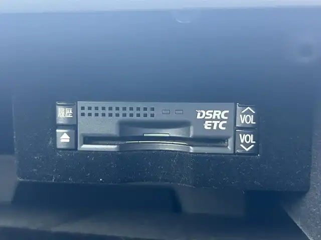 レクサス ＬＳ 460 Fスポーツ 東京都 2013(平25)年 15万km ソニックシルバー 純正フルセグTVナビ/(Bluetooth/AUX/USB)/純正19インチアルミホイール/純正フロアマット/サンルーフ/パワーシート（前席）/ビルトインETC/電子制御エアサスペンション/ドライブレコーダー（前）/SNOWモード/クルーズコントロール/レザーシート/エアシート（前席）/ドアバイザー/パドルシフト/ハンドルヒーター/横滑り防止装置/オートライト/オートマチックハイビーム/コーナーセンサー（前後）/衝突被害軽減システム/スマートキー/保証書/取説書