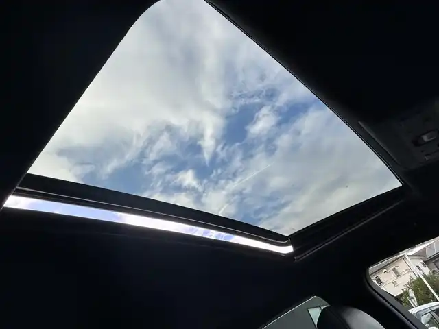 レクサス ＬＳ 460 Fスポーツ 東京都 2013(平25)年 15万km ソニックシルバー 純正フルセグTVナビ/(Bluetooth/AUX/USB)/純正19インチアルミホイール/純正フロアマット/サンルーフ/パワーシート（前席）/ビルトインETC/電子制御エアサスペンション/ドライブレコーダー（前）/SNOWモード/クルーズコントロール/レザーシート/エアシート（前席）/ドアバイザー/パドルシフト/ハンドルヒーター/横滑り防止装置/オートライト/オートマチックハイビーム/コーナーセンサー（前後）/衝突被害軽減システム/スマートキー/保証書/取説書