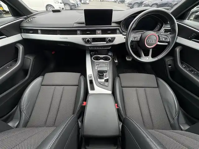アウディ Ａ４ 2．0 TFSI クワトロ 大分県 2017(平29)年 4.5万km 黒 ・ナビ(CD/DVD/SD/USB/AUX)/・バックカメラ/・フルセグテレビ/・衝突軽減ブレーキ/・コーナーセンサー/・レーダークルーズコントロール/・パワーシート/・シートヒーター/・ブレーキホールド/・パーキングアシスト/・パドルシフト/・置くだけ充電/・インナーミラー型ドライブレコーダー/・ETC/・純正アルミホイール