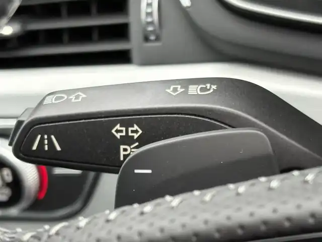 アウディ Ａ４ 2．0 TFSI クワトロ 大分県 2017(平29)年 4.5万km 黒 ・ナビ(CD/DVD/SD/USB/AUX)/・バックカメラ/・フルセグテレビ/・衝突軽減ブレーキ/・コーナーセンサー/・レーダークルーズコントロール/・パワーシート/・シートヒーター/・ブレーキホールド/・パーキングアシスト/・パドルシフト/・置くだけ充電/・インナーミラー型ドライブレコーダー/・ETC/・純正アルミホイール