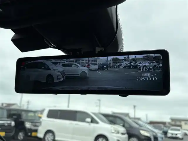 アウディ Ａ４ 2．0 TFSI クワトロ 大分県 2017(平29)年 4.5万km 黒 ・ナビ(CD/DVD/SD/USB/AUX)/・バックカメラ/・フルセグテレビ/・衝突軽減ブレーキ/・コーナーセンサー/・レーダークルーズコントロール/・パワーシート/・シートヒーター/・ブレーキホールド/・パーキングアシスト/・パドルシフト/・置くだけ充電/・インナーミラー型ドライブレコーダー/・ETC/・純正アルミホイール