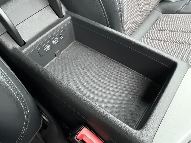 アウディ Ａ４ 2．0 TFSI クワトロ 大分県 2017(平29)年 4.5万km 黒 ・ナビ(CD/DVD/SD/USB/AUX)/・バックカメラ/・フルセグテレビ/・衝突軽減ブレーキ/・コーナーセンサー/・レーダークルーズコントロール/・パワーシート/・シートヒーター/・ブレーキホールド/・パーキングアシスト/・パドルシフト/・置くだけ充電/・インナーミラー型ドライブレコーダー/・ETC/・純正アルミホイール