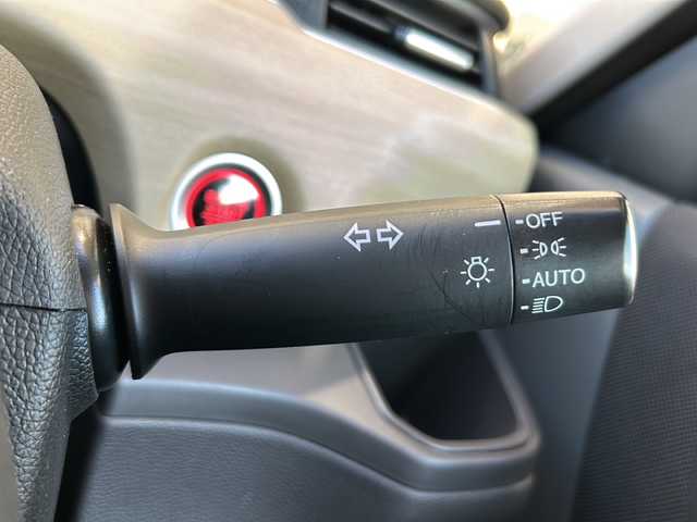 ホンダ フリード G ホンダセンシング 静岡県 2016(平28)年 5.2万km コバルトブルーパール 純正メモリナビ/・CD/・DVD/・フルセグＴＶ/・Bluetooth/・AM/・FM/主要装備/・両側パワスラ/・衝突軽減/・レーンキープ/・追従クルコン/・バックカメラ/・ETC/・LEDヘッドライト/・オートライト/・ステリモ/・スマートキー/・プッシュスタート/・純正フロアマット/・レザー調シートカバー