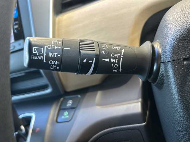 ホンダ フリード G ホンダセンシング 静岡県 2016(平28)年 5.2万km コバルトブルーパール 純正メモリナビ/・CD/・DVD/・フルセグＴＶ/・Bluetooth/・AM/・FM/主要装備/・両側パワスラ/・衝突軽減/・レーンキープ/・追従クルコン/・バックカメラ/・ETC/・LEDヘッドライト/・オートライト/・ステリモ/・スマートキー/・プッシュスタート/・純正フロアマット/・レザー調シートカバー