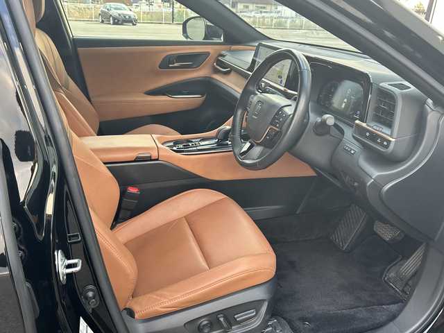 トヨタ クラウン スポーツ Z 愛媛県 2024(令6)年 3.2万km ブラック 純正ディスプレイナビ/Bluetooth/USB/フルセグ/HDMI/デジタルインナーミラー/トヨタセーフティセンス/ベンチレーション/ステアリングヒーター/前席パワーシート/メモリーシート/パワーバックドア/置くだけ充電/クルーズコントロール追従あり/モデリスタフルエアロ/BSM/LED/フォグランプ/４WD