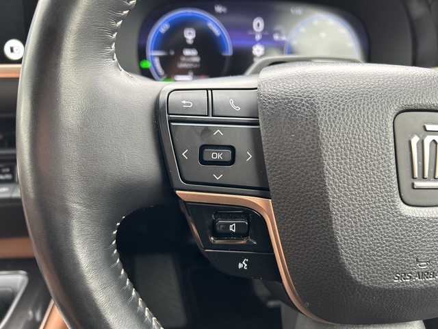 トヨタ クラウン スポーツ Z 愛媛県 2024(令6)年 3.2万km ブラック 純正ディスプレイナビ/Bluetooth/USB/フルセグ/HDMI/デジタルインナーミラー/トヨタセーフティセンス/ベンチレーション/ステアリングヒーター/前席パワーシート/メモリーシート/パワーバックドア/置くだけ充電/クルーズコントロール追従あり/モデリスタフルエアロ/BSM/LED/フォグランプ/４WD