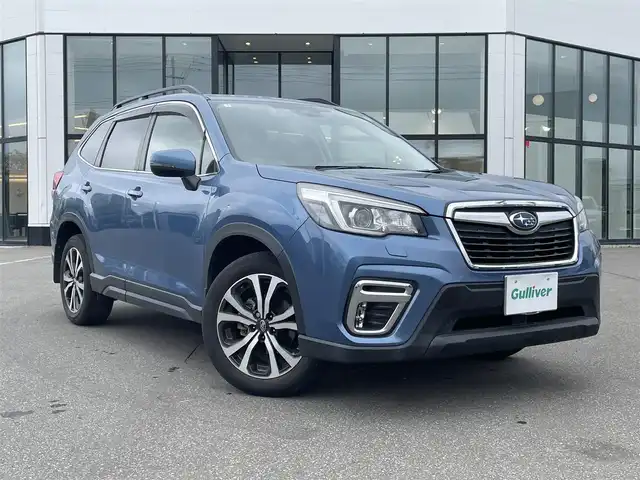スバル フォレスター プレミアム 青森県 2020(令2)年 3.1万km ホライゾンブルーP ・4WD/・純正フルセグナビTV(CN-LR840DFD)/・CD/DVD/SD/BT/TV/・サイド/バックカメラ/・追従型クルーズコントロール/・衝突被害軽減ブレーキ/・車線逸脱警報/・ブラインドスポットモニター/・横滑り抑制装置/・ルーフレール/・ハーフレザーシート/・全席シートヒーター/・前席パワーシート/・ETC/・パドルシフト/・パドルシフト/・ステアリングヒーター/・電動パーキングブレーキスイッチ/・オートワイパー/・オートライト/・LEDライト/・フォグランプ/・スマートキー/・プッシュスタート/・アイドリングストップ/・純正18インチAW/・ドアバイザー/・純正フロアマット/・スペアキー×1
