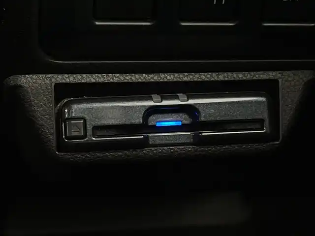 スバル フォレスター プレミアム 新潟県 2020(令2)年 3.1万km ホライゾンブルーP ・4WD/・純正フルセグナビTV(CN-LR840DFD)/・CD/DVD/SD/BT/TV/・サイド/バックカメラ/・追従型クルーズコントロール/・衝突被害軽減ブレーキ/・車線逸脱警報/・ブラインドスポットモニター/・横滑り抑制装置/・ルーフレール/・ハーフレザーシート/・全席シートヒーター/・前席パワーシート/・ETC/・パドルシフト/・パドルシフト/・ステアリングヒーター/・電動パーキングブレーキスイッチ/・オートワイパー/・オートライト/・LEDライト/・フォグランプ/・スマートキー/・プッシュスタート/・アイドリングストップ/・純正18インチAW/・ドアバイザー/・純正フロアマット/・スペアキー×1