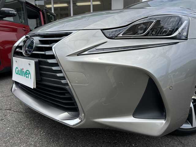 レクサス ＩＳ 300h バージョンL 愛知県 2019(平31)年 6.2万km ソニックチタニウム 純正ナビ/フルセグテレビ/Bluetooth/シートヒーター/エアーシート/純正アルミホイール/パワーシート　D席、助手席/レーダークルーズコントロール/BSM/レザーシート/LDA ステアリング制御機能つき/バックカメラ/クリアランスナー/ステアリングヒーター/オートハイビーム/オートライト/ビルトインETC2.0/ステアリングヒーター/取説、保証書、スペアキー（スマート、カード）