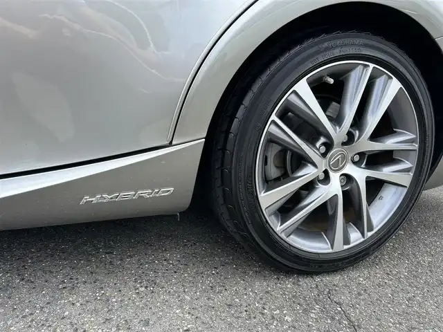 レクサス ＩＳ 300h バージョンL 愛知県 2019(平31)年 6.2万km ソニックチタニウム 純正ナビ/フルセグテレビ/Bluetooth/シートヒーター/エアーシート/純正アルミホイール/パワーシート　D席、助手席/レーダークルーズコントロール/BSM/レザーシート/LDA ステアリング制御機能つき/バックカメラ/クリアランスナー/ステアリングヒーター/オートハイビーム/オートライト/ビルトインETC2.0/ステアリングヒーター/取説、保証書、スペアキー（スマート、カード）