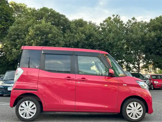 日産 デイズ ルークス X 東京都 2015(平27)年 3.8万km アゼリアピンク 純正SDナビ/・Bluetoothオーディオ/フルセグTV/DVD/アラウンドビューモニター/両側パワースライドドア/ETC/プッシュスタート/取扱説明書/保証書