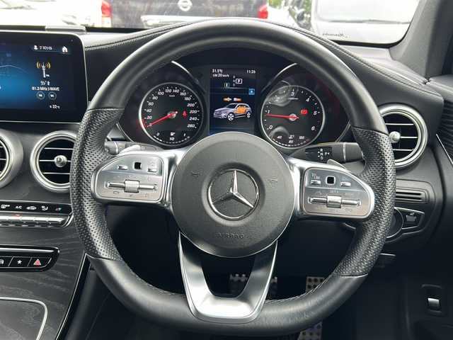 メルセデス・ベンツ Ｍ・ベンツ ＧＬＣ２２０ d 4マチック AMGライン 埼玉県 2022(令4)年 2.8万km オブシディアンブラック ワンオーナー/本革巻きステアリング/メモリナビ/ワンセグテレビ/バックカメラ/ETC/パワーバックドア/クルーズコントロール/ウッドパネル/運転席エアバッグ/助手席エアバッグ/サイドエアバッグ/ブレーキアシスト
