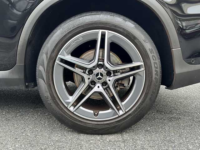 メルセデス・ベンツ Ｍ・ベンツ ＧＬＣ２２０ d 4マチック AMGライン 埼玉県 2022(令4)年 2.8万km オブシディアンブラック ワンオーナー/本革巻きステアリング/メモリナビ/ワンセグテレビ/バックカメラ/ETC/パワーバックドア/クルーズコントロール/ウッドパネル/運転席エアバッグ/助手席エアバッグ/サイドエアバッグ/ブレーキアシスト