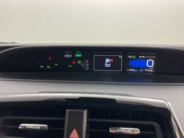 トヨタ プリウス SセーフティプラスⅡ 道央・札幌 2020(令2)年 7.8万km プラチナホワイトパールマイカ ・4WD/・社外ナビ＆TV＆BT＆CD＆DVD/・バックカメラ/・後席用モニター/・寒冷地仕様/・トヨタセーフティセンス/・レーントレーシングアシスト/・ブラインドスポットモニター/・アクティブクルーズコントロール/・横滑り防止装置/・AC100V/1500W/・フロントワイパーデアイサー/・ドアミラーヒーター/・オートマチックハイビーム/・LEDヘッドライト/・社外AW付冬タイヤ積載