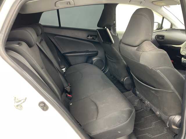 トヨタ プリウス SセーフティプラスⅡ 道央・札幌 2020(令2)年 7.8万km プラチナホワイトパールマイカ ・4WD/・社外ナビ＆TV＆BT＆CD＆DVD/・バックカメラ/・後席用モニター/・寒冷地仕様/・トヨタセーフティセンス/・レーントレーシングアシスト/・ブラインドスポットモニター/・アクティブクルーズコントロール/・横滑り防止装置/・AC100V/1500W/・フロントワイパーデアイサー/・ドアミラーヒーター/・オートマチックハイビーム/・LEDヘッドライト/・社外AW付冬タイヤ積載