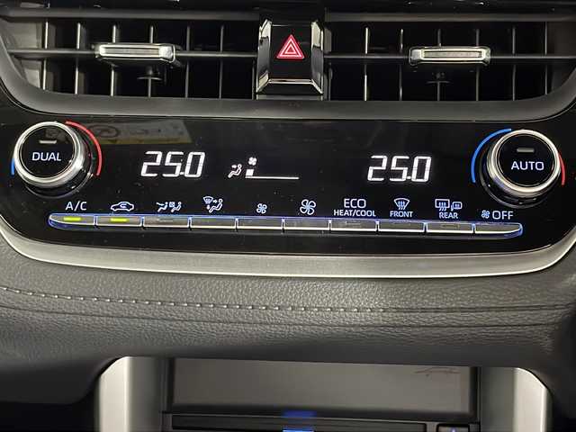 トヨタ カローラ クロス ハイブリッド Z 沖縄県 2022(令4)年 2.3万km プラチナホワイトパールマイカ 県外仕入　/禁煙車　/純正９インチディスプレイオーディオ　/バックカメラ/モデリスタエアロ　/パノラマルーフ　/パワーバックドア　/レーダークルーズコントロール　/ブラインドスポットモニター　/オートハイビーム　/パワーシート　/シートヒーター/ステアリングリモコン/オートブレーキホールド
