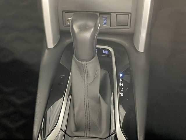 トヨタ カローラ クロス ハイブリッド Z 沖縄県 2022(令4)年 2.3万km プラチナホワイトパールマイカ 県外仕入　/禁煙車　/純正９インチディスプレイオーディオ　/バックカメラ/モデリスタエアロ　/パノラマルーフ　/パワーバックドア　/レーダークルーズコントロール　/ブラインドスポットモニター　/オートハイビーム　/パワーシート　/シートヒーター/ステアリングリモコン/オートブレーキホールド