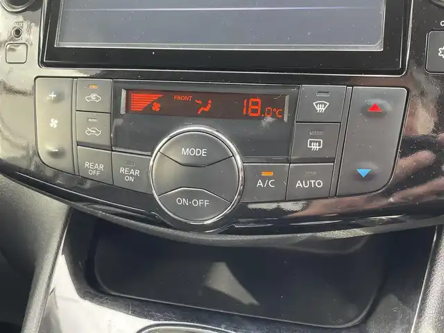 日産 セレナ ハイウェイS S HV Aセーフ 埼玉県 2014(平26)年 13万km ブリリアントホワイトパール (株)IDOMが運営する【じしゃロン鳩ヶ谷店】の自社ローン専用車両になりますこちらは現金またはオートローンご利用時の価格です。自社ローンご希望の方は別途その旨お申付け下さい/クロスギアパッケージ装着車/カプロンシート/純正SDナビ(品番:MM514D-L)/HDMI対応/ETC/アラウンドビューモニター/社外フリップダウンモニター(品番:EONON　L0512M)/エマージェンシーブレーキ/LDW(車線逸脱警報)/前後ドライブレコーダー(品番:DRV-MR745)/両側パワースライドドア/後席ロールサンシェード/電格ウインカーミラー/ドアバイザー/クロスギア純正16インチAW/革巻ステアリング/フォグランプ/背面テーブル×2/プッシュスタート/スマートキー/スペアキー×1/オートライト/アイドリングストップ