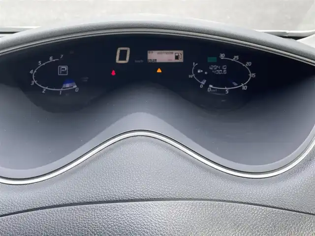 日産 セレナ ハイウェイS S HV Aセーフ 埼玉県 2014(平26)年 13万km ブリリアントホワイトパール (株)IDOMが運営する【じしゃロン鳩ヶ谷店】の自社ローン専用車両になりますこちらは現金またはオートローンご利用時の価格です。自社ローンご希望の方は別途その旨お申付け下さい/クロスギアパッケージ装着車/カプロンシート/純正SDナビ(品番:MM514D-L)/HDMI対応/ETC/アラウンドビューモニター/社外フリップダウンモニター(品番:EONON　L0512M)/エマージェンシーブレーキ/LDW(車線逸脱警報)/前後ドライブレコーダー(品番:DRV-MR745)/両側パワースライドドア/後席ロールサンシェード/電格ウインカーミラー/ドアバイザー/クロスギア純正16インチAW/革巻ステアリング/フォグランプ/背面テーブル×2/プッシュスタート/スマートキー/スペアキー×1/オートライト/アイドリングストップ