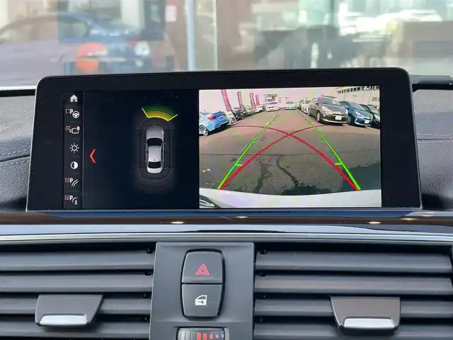 ＢＭＷ ３２０ｄ スポーツ 鹿児島県 2018(平30)年 5.6万km 白 禁煙車/純正ナビ/Bluetooth/CD/DVD/ETC/USB入力端子/クルーズコントロール/パワーシート/純正フロアマット/ドライブレコーダー/コーナーセンサー前後/横滑り防止装置/レーンキープアシスト/衝突被害軽減システム/保証書/取扱説明書