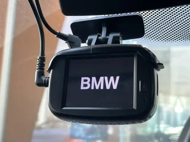 ＢＭＷ ３２０ｄ スポーツ 鹿児島県 2018(平30)年 5.6万km 白 禁煙車/純正ナビ/Bluetooth/CD/DVD/ETC/USB入力端子/クルーズコントロール/パワーシート/純正フロアマット/ドライブレコーダー/コーナーセンサー前後/横滑り防止装置/レーンキープアシスト/衝突被害軽減システム/保証書/取扱説明書