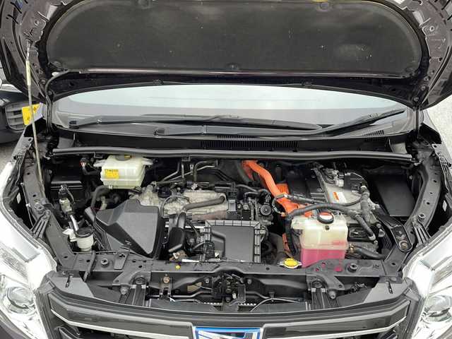 トヨタ ノア ハイブリッド G 沖縄県 2015(平27)年 18.5万km ボルドーマイカメタリック 純正ナビ・TV・Bluetooth・CD/DVD/バックカメラ/フリップダウンモニター/両側パワースライドドア/ETC/オートライト/LEDヘッドライト/シートヒーター/セーフティセンスC