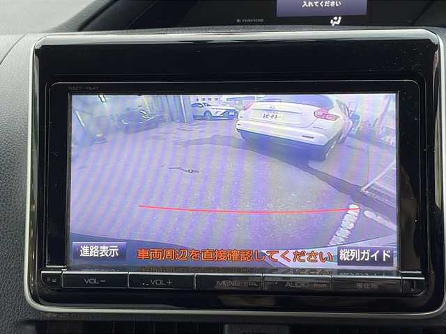 トヨタ ノア ハイブリッド G 沖縄県 2015(平27)年 18.5万km ボルドーマイカメタリック 純正ナビ・TV・Bluetooth・CD/DVD/バックカメラ/フリップダウンモニター/両側パワースライドドア/ETC/オートライト/LEDヘッドライト/シートヒーター/セーフティセンスC