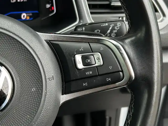 フォルクスワーゲン Ｔ－ロック TDI Rライン 大阪府 2020(令2)年 6.6万km 白Ⅱ 【オーディオ・ナビゲーション】/純正インフォテイメントシステム”Discover Pro”/・SSDナビゲーションシステム/・バックカメラ/・Bluetooth/・スマートフォン連携（AppleCarPlay/AndroidAuto）/・AM/FM/ETC2.0/【安全装備】/アダプティブクルーズコントロール/レーンキープアシストシステム/スタティックコーナリングライト/ハイビームアシスト/デイタイムランニングライト/ブラインドスポットディテクション/ドライバー披露検知システム/オプティカルパーキングシステム/リヤトラフィックアラート/プリクラッシュセーフティブレーキシステム/プロアクティブオキュパントプロテクション/ESC/ブレーキアシスト/【主要装備・備品】/前後ドライブレコーダー（TZ-D205W)/レーダー(TZ-R203L)/Type-C USB（前2つ/後２つ）/純正フロアマット/LEDヘッドライト/アイドリングストップ/保証書/取扱説明書/記録簿（R3/R4/R5/R7)/スペアキー1本