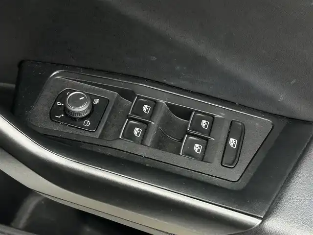 フォルクスワーゲン Ｔ－ロック TDI Rライン 大阪府 2020(令2)年 6.6万km 白Ⅱ 【オーディオ・ナビゲーション】/純正インフォテイメントシステム”Discover Pro”/・SSDナビゲーションシステム/・バックカメラ/・Bluetooth/・スマートフォン連携（AppleCarPlay/AndroidAuto）/・AM/FM/ETC2.0/【安全装備】/アダプティブクルーズコントロール/レーンキープアシストシステム/スタティックコーナリングライト/ハイビームアシスト/デイタイムランニングライト/ブラインドスポットディテクション/ドライバー披露検知システム/オプティカルパーキングシステム/リヤトラフィックアラート/プリクラッシュセーフティブレーキシステム/プロアクティブオキュパントプロテクション/ESC/ブレーキアシスト/【主要装備・備品】/前後ドライブレコーダー（TZ-D205W)/レーダー(TZ-R203L)/Type-C USB（前2つ/後２つ）/純正フロアマット/LEDヘッドライト/アイドリングストップ/保証書/取扱説明書/記録簿（R3/R4/R5/R7)/スペアキー1本