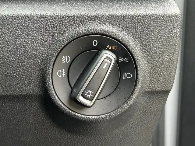 フォルクスワーゲン Ｔ－ロック TDI Rライン 大阪府 2020(令2)年 6.6万km 白Ⅱ 【オーディオ・ナビゲーション】/純正インフォテイメントシステム”Discover Pro”/・SSDナビゲーションシステム/・バックカメラ/・Bluetooth/・スマートフォン連携（AppleCarPlay/AndroidAuto）/・AM/FM/ETC2.0/【安全装備】/アダプティブクルーズコントロール/レーンキープアシストシステム/スタティックコーナリングライト/ハイビームアシスト/デイタイムランニングライト/ブラインドスポットディテクション/ドライバー披露検知システム/オプティカルパーキングシステム/リヤトラフィックアラート/プリクラッシュセーフティブレーキシステム/プロアクティブオキュパントプロテクション/ESC/ブレーキアシスト/【主要装備・備品】/前後ドライブレコーダー（TZ-D205W)/レーダー(TZ-R203L)/Type-C USB（前2つ/後２つ）/純正フロアマット/LEDヘッドライト/アイドリングストップ/保証書/取扱説明書/記録簿（R3/R4/R5/R7)/スペアキー1本