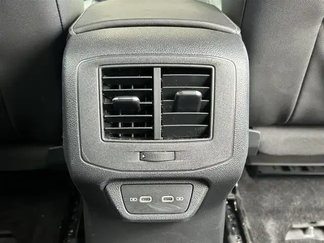 フォルクスワーゲン Ｔ－ロック TDI Rライン 大阪府 2020(令2)年 6.6万km 白Ⅱ 【オーディオ・ナビゲーション】/純正インフォテイメントシステム”Discover Pro”/・SSDナビゲーションシステム/・バックカメラ/・Bluetooth/・スマートフォン連携（AppleCarPlay/AndroidAuto）/・AM/FM/ETC2.0/【安全装備】/アダプティブクルーズコントロール/レーンキープアシストシステム/スタティックコーナリングライト/ハイビームアシスト/デイタイムランニングライト/ブラインドスポットディテクション/ドライバー披露検知システム/オプティカルパーキングシステム/リヤトラフィックアラート/プリクラッシュセーフティブレーキシステム/プロアクティブオキュパントプロテクション/ESC/ブレーキアシスト/【主要装備・備品】/前後ドライブレコーダー（TZ-D205W)/レーダー(TZ-R203L)/Type-C USB（前2つ/後２つ）/純正フロアマット/LEDヘッドライト/アイドリングストップ/保証書/取扱説明書/記録簿（R3/R4/R5/R7)/スペアキー1本