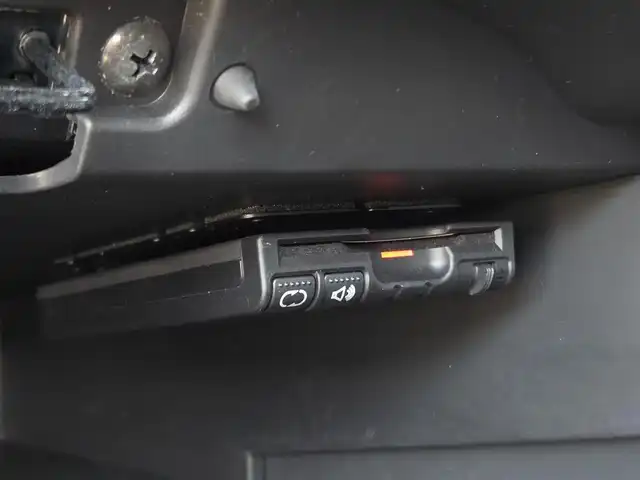 日産 ノート X 鹿児島県 2018(平30)年 5万km ホワイト デジタルインナーミラー　/アラウンドビューモニター　/ＥＴＣ　/社外ＳＤナビ（ＡＶＩＣ－ＲＺ３０１）　/Ｂｌｕｅｔｏｏｔｈオーディオ　/バックカメラ　/フルセグテレビ　/前後コーナーセンサー　/社外前方ドライブレコーダー/横滑り防止装置/レーンキープアシスト/プッシュスタート/スマートキー/Wエアバック