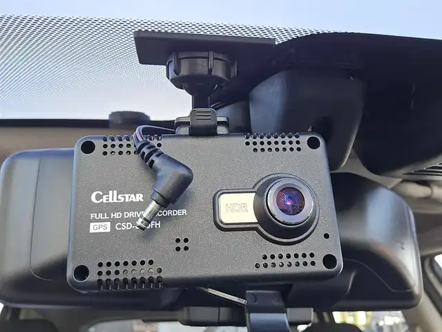 日産 ノート X 鹿児島県 2018(平30)年 5万km ホワイト デジタルインナーミラー　/アラウンドビューモニター　/ＥＴＣ　/社外ＳＤナビ（ＡＶＩＣ－ＲＺ３０１）　/Ｂｌｕｅｔｏｏｔｈオーディオ　/バックカメラ　/フルセグテレビ　/前後コーナーセンサー　/社外前方ドライブレコーダー/横滑り防止装置/レーンキープアシスト/プッシュスタート/スマートキー/Wエアバック