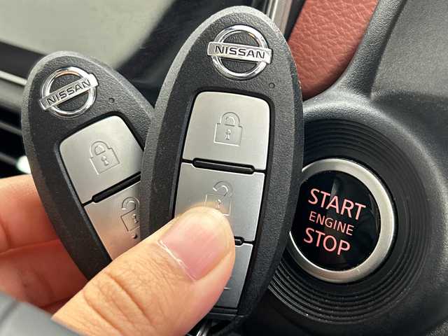 日産 デイズ ボレロ 三重県 2023(令5)年 1.8万km ピンクⅡ /禁煙車//エマージェンシーブレーキ//アラウンドビューモニター//社外ディスプレイオーディオ/（カープレイ各種/BT/SD/USB/AUX/FM/AM）//ハーフレザーシート//オートライト//ステアリングスイッチ//ETC//純正14インチアルミホイール//電動格納ミラー//プッシュスタート//スマートキー//スペアキー有