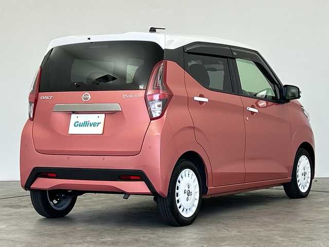 日産 デイズ ボレロ 三重県 2023(令5)年 1.8万km ピンクⅡ /禁煙車//エマージェンシーブレーキ//アラウンドビューモニター//社外ディスプレイオーディオ/（カープレイ各種/BT/SD/USB/AUX/FM/AM）//ハーフレザーシート//オートライト//ステアリングスイッチ//ETC//純正14インチアルミホイール//電動格納ミラー//プッシュスタート//スマートキー//スペアキー有