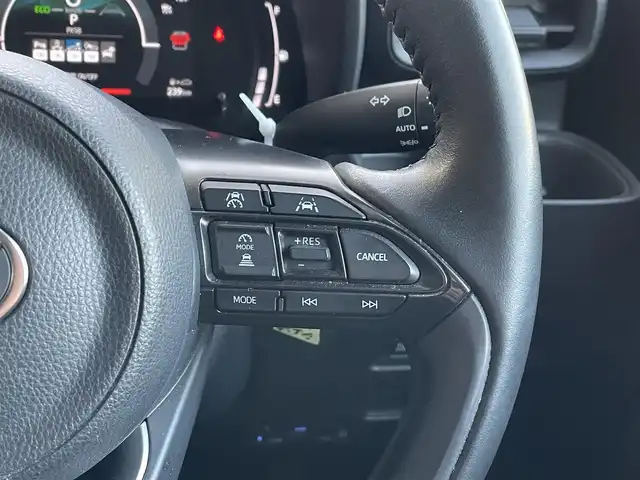 トヨタ シエンタ ハイブリッド Z 東京都 2023(令5)年 5.9万km ブラック 純正ナビ　/Ｂｌｕｅｔｏｏｔｈ　/ＦＭ　/ＡＭ　/フルセグＴＶ　/バックカメラ　/シートヒーター　/ステアリングヒーター　/両側電動スライドドア　/レーダークルーズコントロールシステム　/ＥＴＣ２．０　/ドライブレコーダー/純正フロアマット/純正アルミホイール/サイドバイザー/ABS/横滑り防止装置/コーナーセンサー/レーンアシスト/盗難防止装置/オートライト/オートマチックハイビーム/衝突被害軽減システム