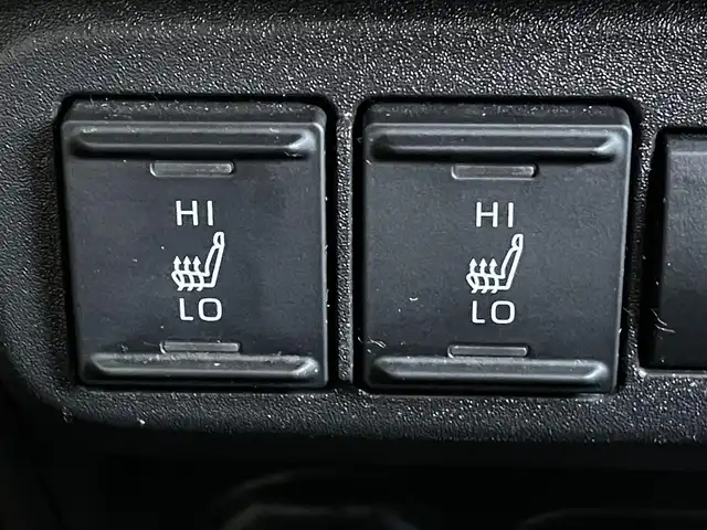 トヨタ シエンタ ハイブリッド Z 東京都 2023(令5)年 5.9万km ブラック 純正ナビ　/Ｂｌｕｅｔｏｏｔｈ　/ＦＭ　/ＡＭ　/フルセグＴＶ　/バックカメラ　/シートヒーター　/ステアリングヒーター　/両側電動スライドドア　/レーダークルーズコントロールシステム　/ＥＴＣ２．０　/ドライブレコーダー/純正フロアマット/純正アルミホイール/サイドバイザー/ABS/横滑り防止装置/コーナーセンサー/レーンアシスト/盗難防止装置/オートライト/オートマチックハイビーム/衝突被害軽減システム