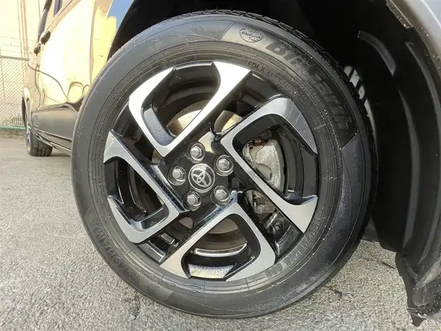 トヨタ シエンタ ハイブリッド Z 東京都 2023(令5)年 5.9万km ブラック 純正ナビ　/Ｂｌｕｅｔｏｏｔｈ　/ＦＭ　/ＡＭ　/フルセグＴＶ　/バックカメラ　/シートヒーター　/ステアリングヒーター　/両側電動スライドドア　/レーダークルーズコントロールシステム　/ＥＴＣ２．０　/ドライブレコーダー/純正フロアマット/純正アルミホイール/サイドバイザー/ABS/横滑り防止装置/コーナーセンサー/レーンアシスト/盗難防止装置/オートライト/オートマチックハイビーム/衝突被害軽減システム