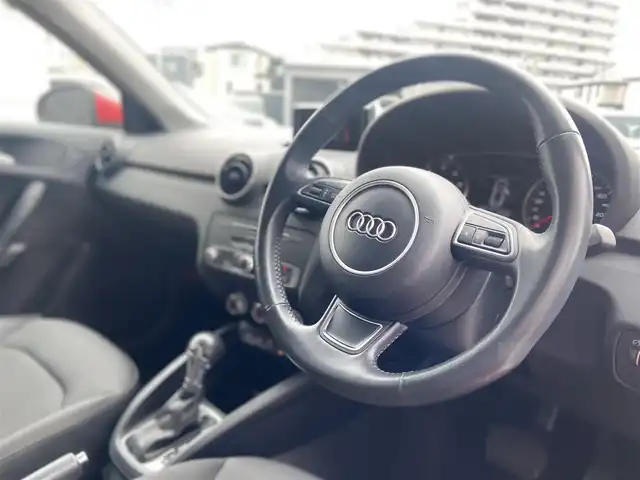 アウディ Ａ１ SB 1．0TFSI スポーツ 栃木県 2018(平30)年 3.3万km ミサノレッドパールエフェクト アドバンストキー/シートヒーター/純正ナビ/フルセグ /キセノンヘッドライト/コーナーセンサー/ETC/純正15インチAW