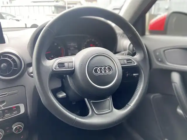 アウディ Ａ１ SB 1．0TFSI スポーツ 栃木県 2018(平30)年 3.3万km ミサノレッドパールエフェクト アドバンストキー/シートヒーター/純正ナビ/フルセグ /キセノンヘッドライト/コーナーセンサー/ETC/純正15インチAW