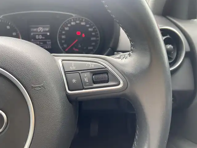 アウディ Ａ１ SB 1．0TFSI スポーツ 栃木県 2018(平30)年 3.3万km ミサノレッドパールエフェクト アドバンストキー/シートヒーター/純正ナビ/フルセグ /キセノンヘッドライト/コーナーセンサー/ETC/純正15インチAW