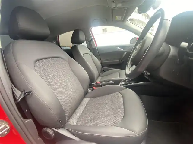 アウディ Ａ１ SB 1．0TFSI スポーツ 栃木県 2018(平30)年 3.3万km ミサノレッドパールエフェクト アドバンストキー/シートヒーター/純正ナビ/フルセグ /キセノンヘッドライト/コーナーセンサー/ETC/純正15インチAW