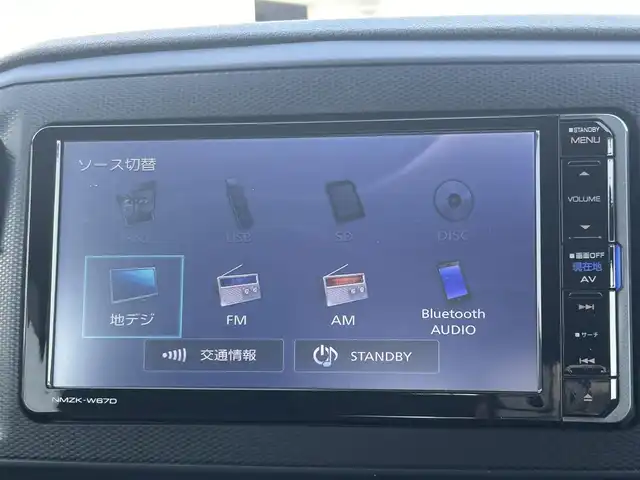 ダイハツ ミラ イース X SAⅢ 熊本県 2017(平29)年 2.8万km スカイブルーメタリック 純正ナビ/・ＡＭ／ＦＭ／ＣＤ／ＤＶＤ／ＳＤ／ＢＴ／フルセグＴＶ/スマートアシストIII/・衝突回避支援ブレーキ/・車線逸脱警報/・オートマチックハイビーム/・パーキングセンサー/ＥＴＣ/アイドリングストップ/ＬＥＤヘッドライト/レベライザー/電格ミラー/リモコンキー/純正フロアマット/純正ドアバイザー