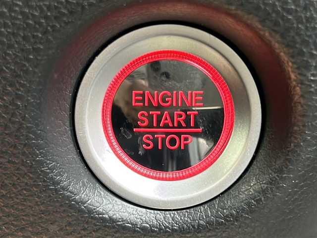 ホンダ Ｎ ＢＯＸ カスタム G L ターボ ホンダセンシング 茨城県 2018(平30)年 4.8万km プラチナホワイトパール 純正SDナビ＆地デジTV【VXU-185NBi】/(地デジTV・CD・DVD・BT・ラジオ再生)/社外ドライブレコーダー（フロント）/ETC/被害軽減システム/プッシュスタート/バックカメラ/アイドリングストップ/サイドエアバック/両側パワースライドドア