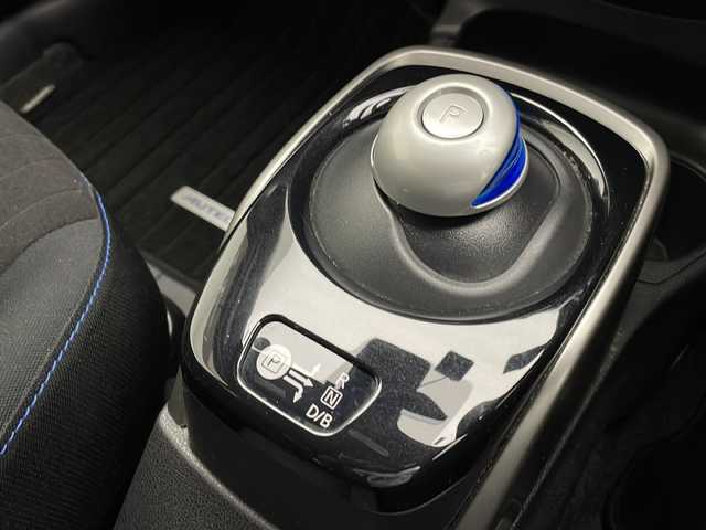 日産 ノート e－パワーオーテック 宮崎県 2020(令2)年 3.1万km オーロラフレアブルーパール エマージェンシーブレーキ/車線逸脱警報/オートマチックハイビーム/コーナーセンサー/レーダークルーズコントロール/インテリジェントルームミラー/純正7インチSDナビ/フルセグTV/CD/DVD/Bluetooth/アラウンドビューモニター/LEDヘッドライト/純正15インチAW/純正ナビ一体型ドライブレコーダー（DJ4-D）/ETC/スマートキー×２/保証書/取扱説明書/ナビ取扱説明書